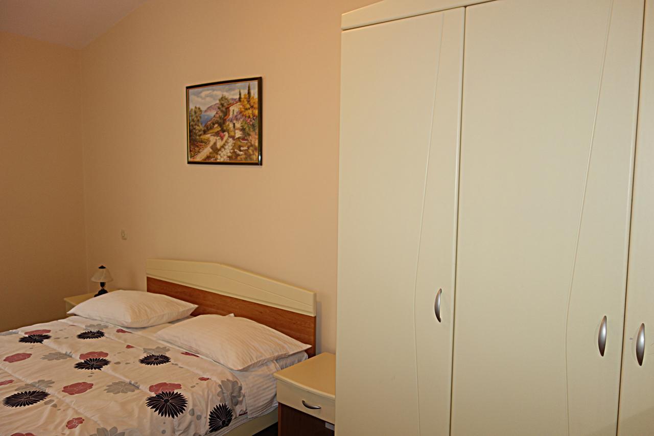 Hotel Park Drnis Luaran gambar