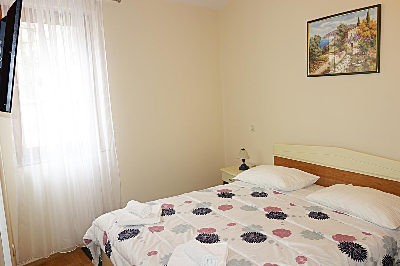 Hotel Park Drnis Luaran gambar